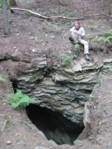 Zimna Dziura (znana także jako Grota Lodowa) - jaskinia na zboczach Szczebla.